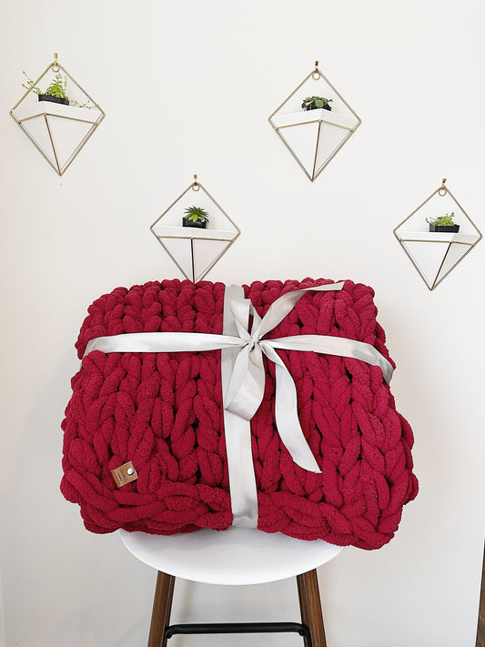 Chunky Knit Blanket in Cherry Red